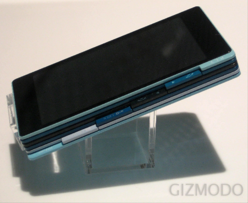 Illustration for article titled The KDDI Design Center's Futuristic Concept Phones and Less Impressive Regular Phones